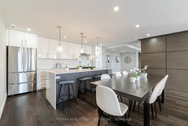 Additional image 41 of 15 Queen St Unit 710