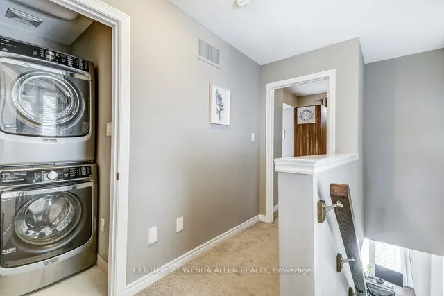 Additional image 26 of 215 Dundas St Unit 8