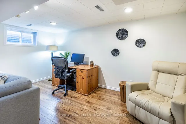 Additional image 35 of 107 Bellefontaine St