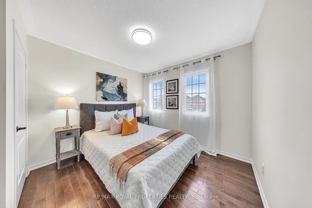 Additional image 17 of 19 Grosbeak Cres