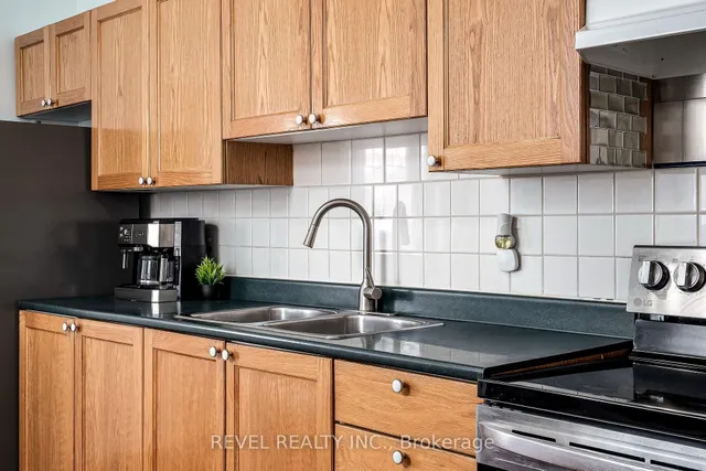 Additional image 19 of 51 Tisdale St