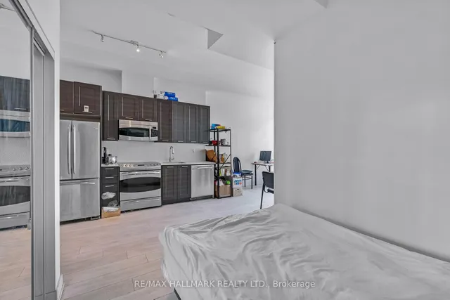 Additional image 10 of 169 Fort York Blvd Unit 913