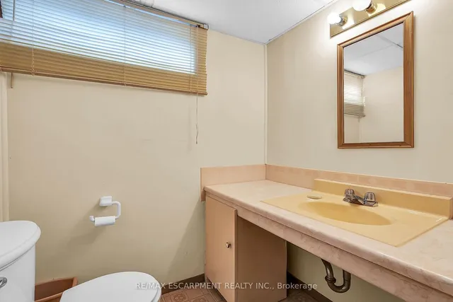 Additional image 28 of 41 Crane Crt