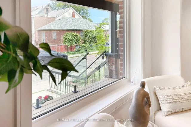 Additional image 12 of 1 1/2 Delaney Cres