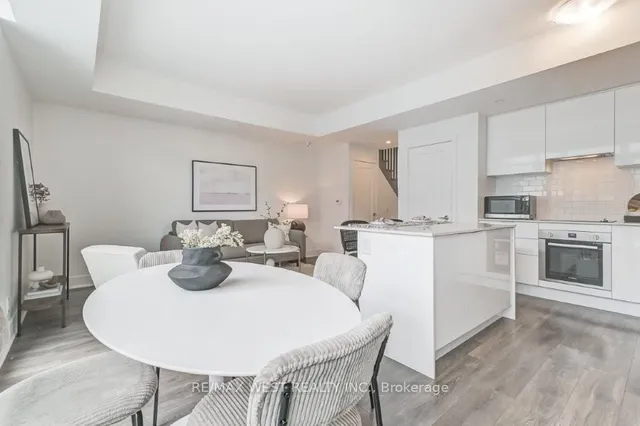 Additional image 14 of 120 Parliament St Unit Th105