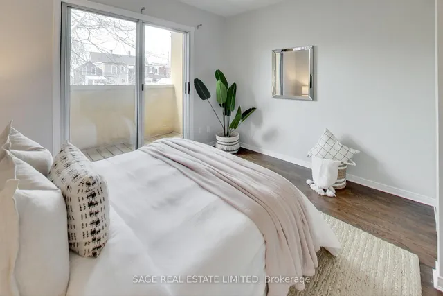 Additional image 28 of 830 Manning Ave