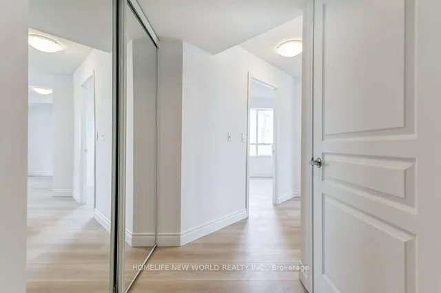 Additional image 11 of 140 Simcoe St Unit 1520