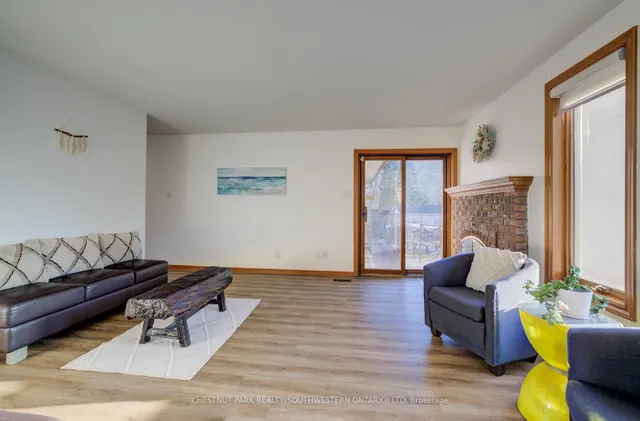 Additional image 8 of 215 Black Walnut Pl