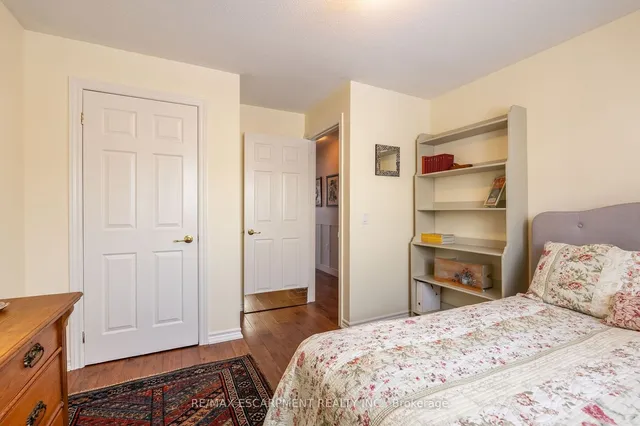 Additional image 23 of 136 Glenariff Dr