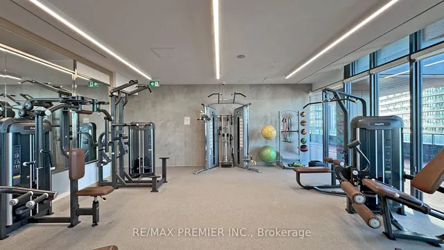 Additional image 36 of 19 Western Battery Rd Unit 3203