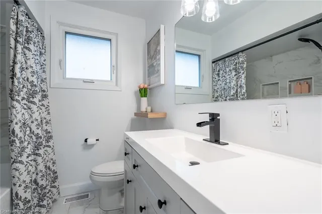 Additional image 16 of 18 Warwick Rd