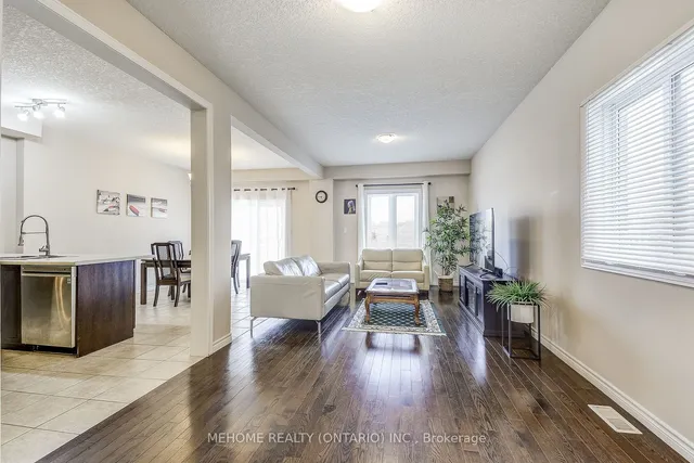 Additional image 11 of 63 Huck Cres