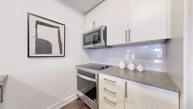 Additional image 14 of 1072 Lansdowne Ave