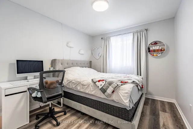 Additional image 27 of 173 Penny Lane