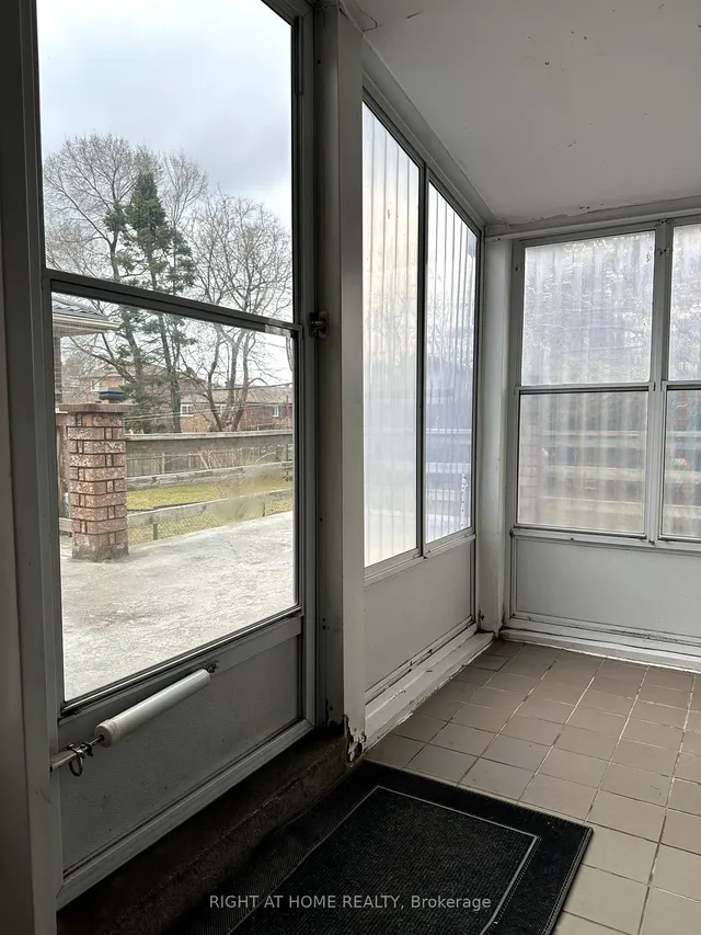 Additional image 25 of 28 Huntington Ave