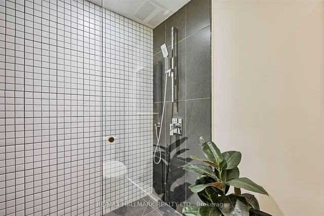 Additional image 29 of 401 Queens Quay Unit 307