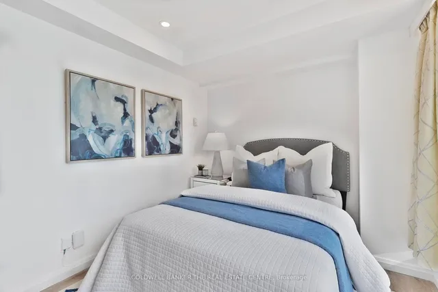 Additional image 17 of 99 Harbour Sq Unit 2002