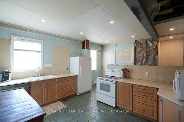 Additional image 15 of 405 Upper Wentworth St