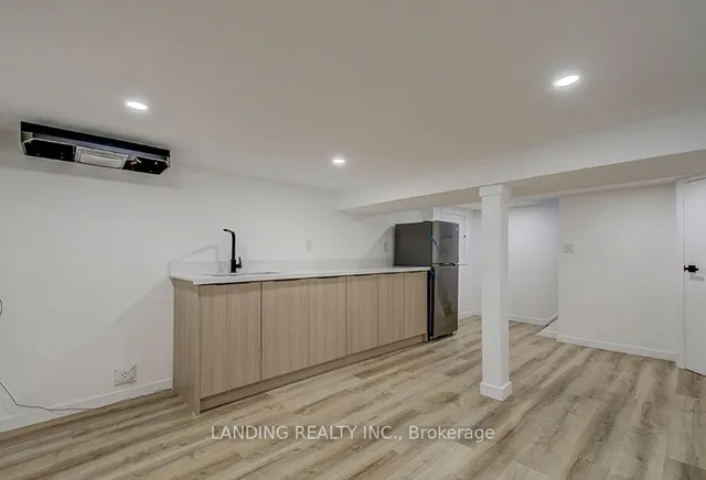 Additional image 24 of 48 Sanford Ave