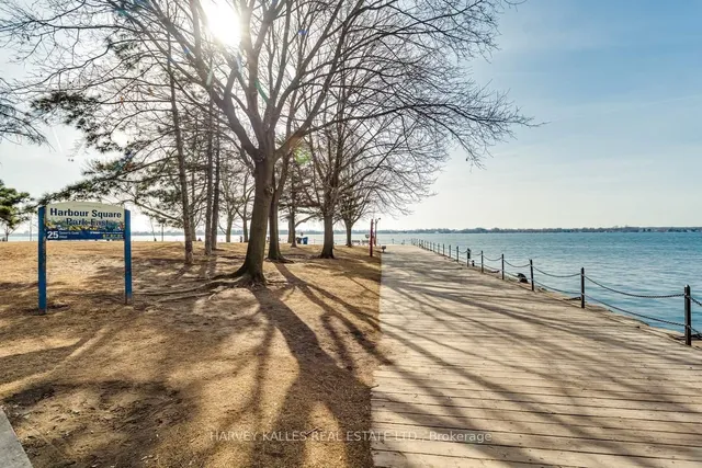 Additional image 38 of 33 Harbour Sq Unit 2440