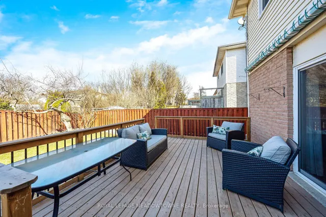 Additional image 41 of 703 Laurier Ave