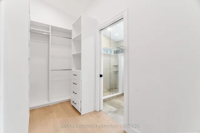 Additional image 15 of 3015 Dundas St