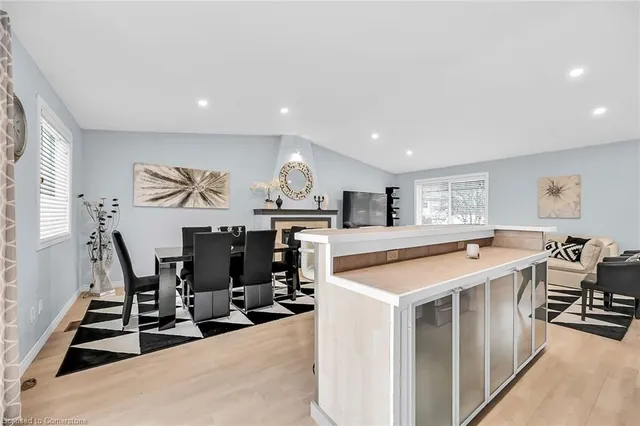 Additional image 23 of 5372 Spruce Ave