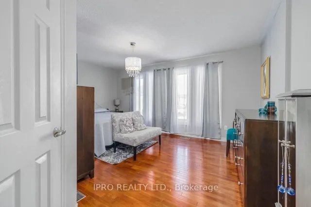 Additional image 26 of 62 Masters Green Cres