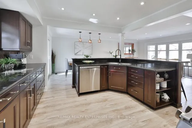 Additional image 15 of 1214 Nottingham Ave