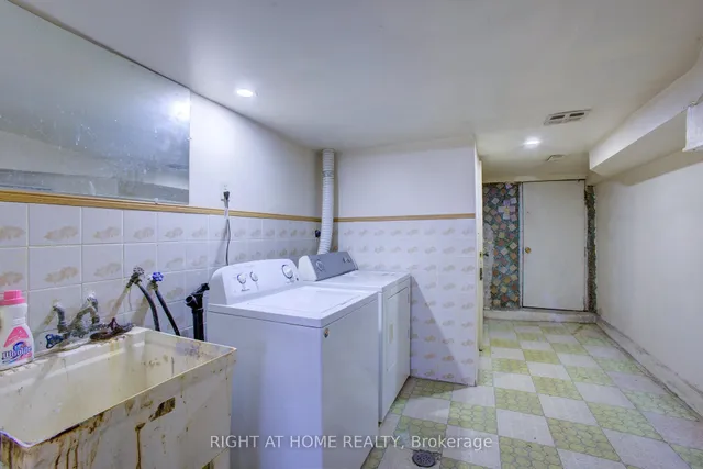 Additional image 29 of 82 Uxbridge Ave