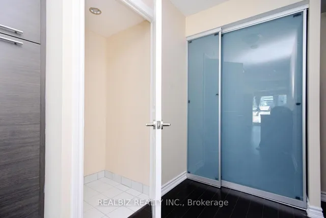 Additional image 28 of 386 Yonge St Unit 1516