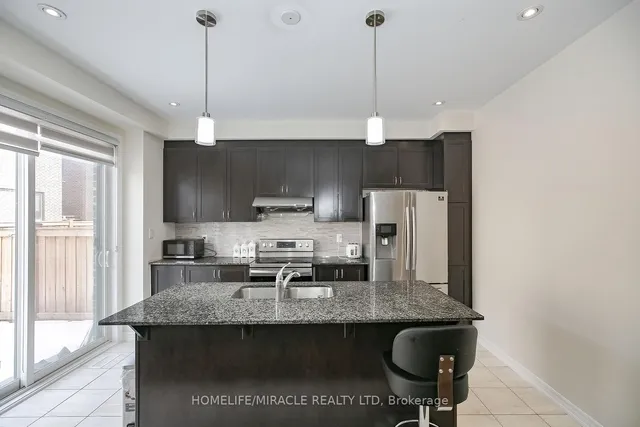 Additional image 18 of 5 Emily St