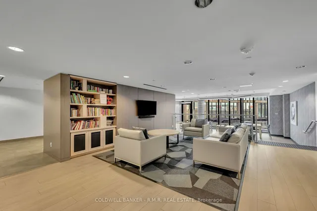 Additional image 28 of 49 East Liberty St Unit 2601