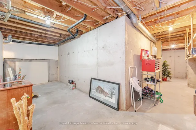 Additional image 42 of 515 Clover Park Cres