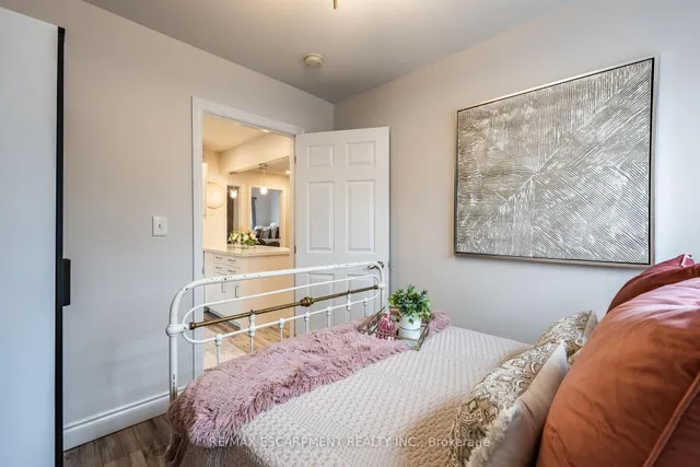 Additional image 19 of 925 Garth St