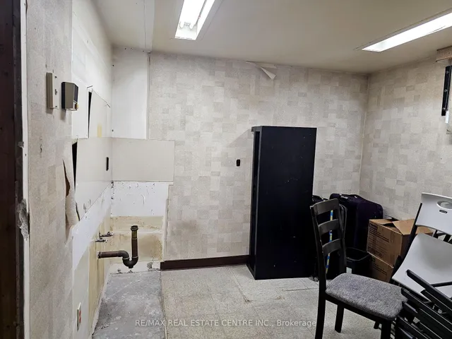 Additional image 32 of 8 Neyer St