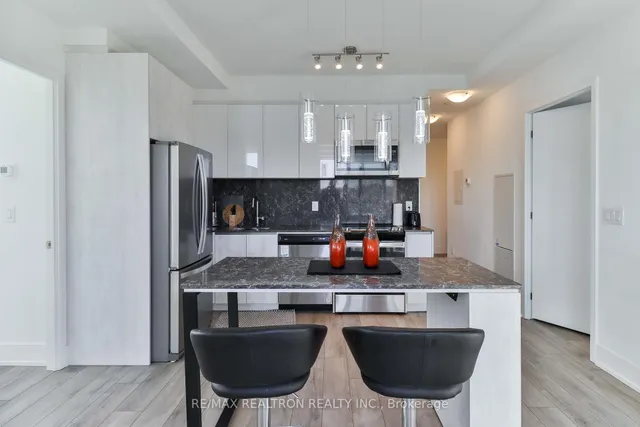 Additional image 11 of 3100 Keele St Unit 525