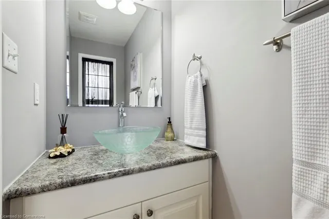 Additional image 25 of 7 Upper Mercer St Unit A4