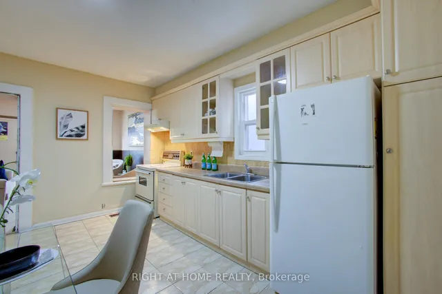 Additional image 15 of 82 Uxbridge Ave