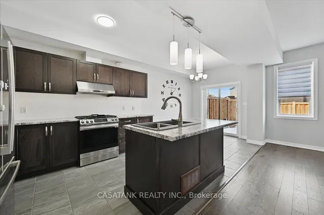 Additional image 11 of 103 Springvalley Cres