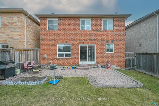 Additional image 31 of 82 Crown Victoria Dr