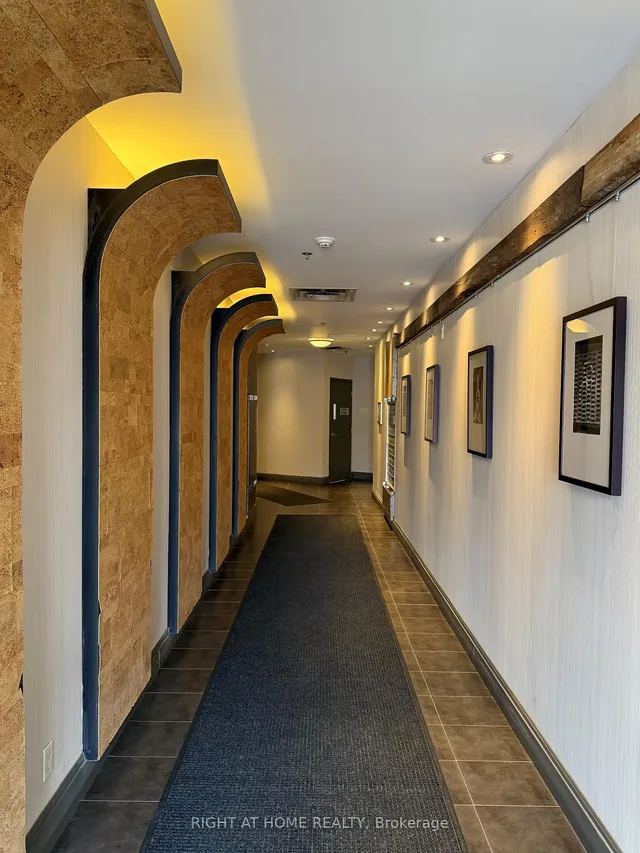 Additional image 3 of 549 King St Unit 402