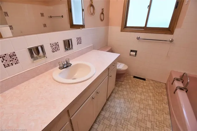 Additional image 25 of 19 Karen Cres