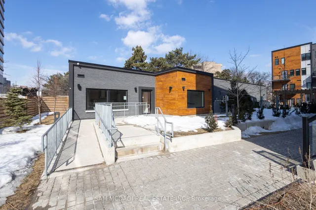 Additional image 18 of 402 The East Mall N/A Unit 220