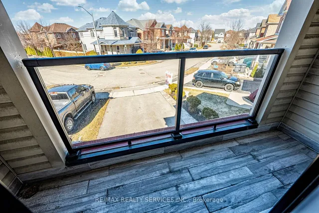 Additional image 17 of 18 Brambank Cres