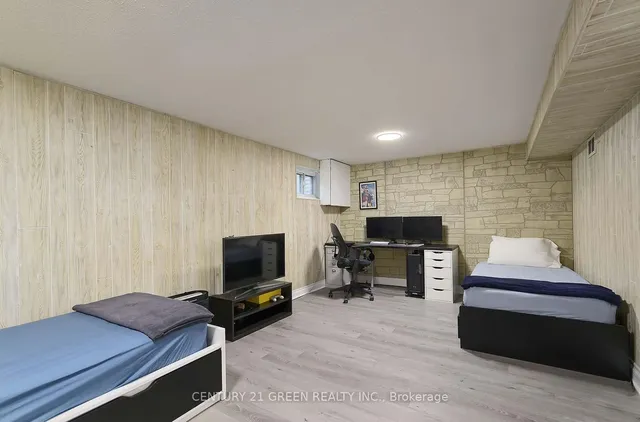 Additional image 23 of 719 Military Tr