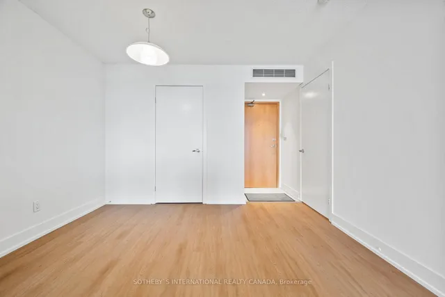 Additional image 4 of 550 Queens Quay Unit 512