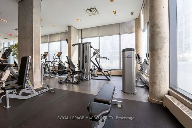 Additional image 9 of 33 Lombard St Unit 4302