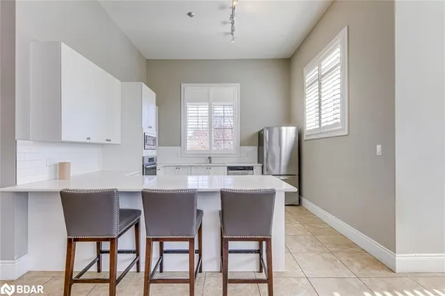 Additional image 43 of 1470 Main St E St