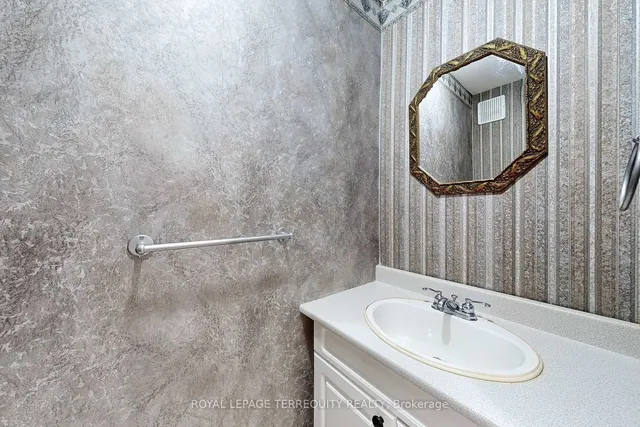 Additional image 13 of 16 Bond St Unit G